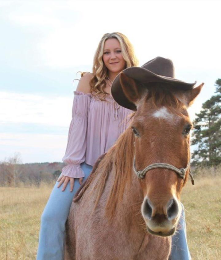Portrait of Nicole - Vet Tech Assistant